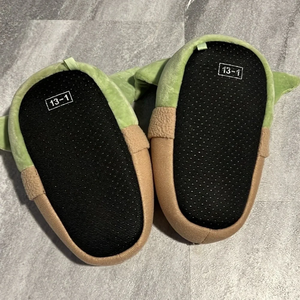 Kids Unisex Baby Yoda The Child Slippers size 13-1 tan & green pajamas star wars